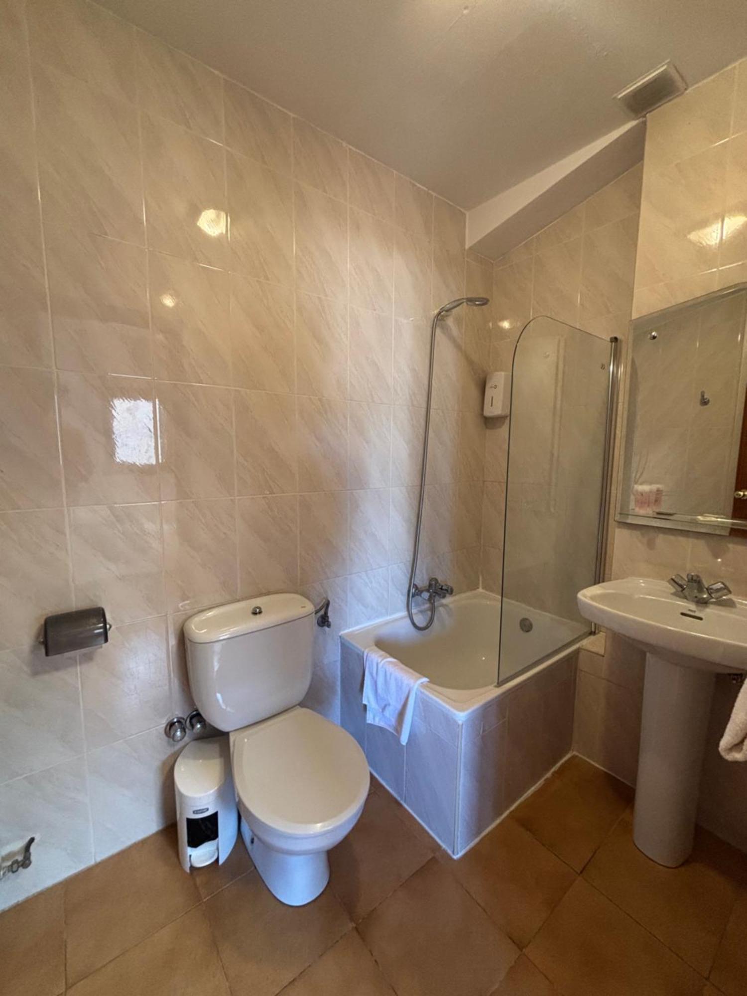 Hostal Legaz Funes المظهر الخارجي الصورة
