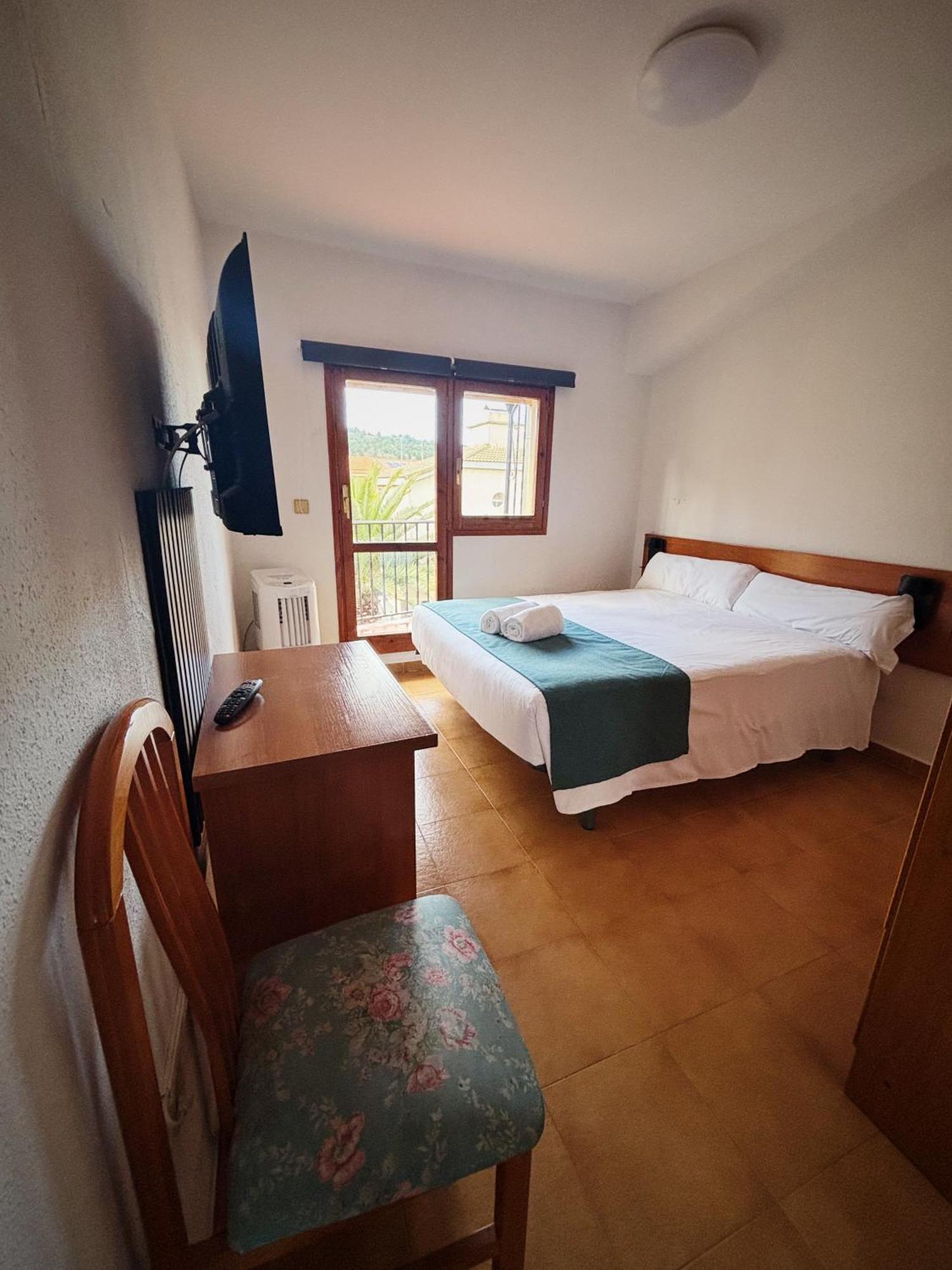 Hostal Legaz Funes المظهر الخارجي الصورة